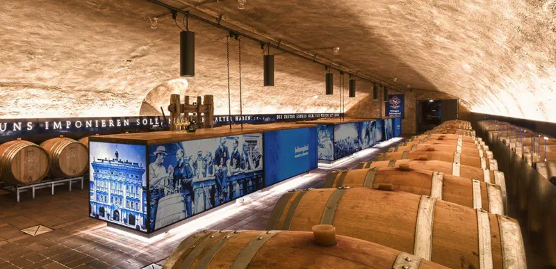 Historischer Holzfasskeller des Juliusspitals in Würzburg