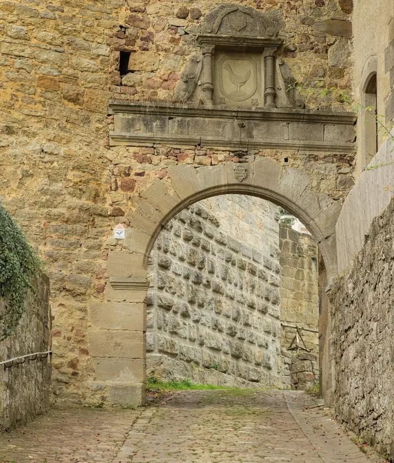 Tor der Lichtenburg bei Ostheim vor der Rhön