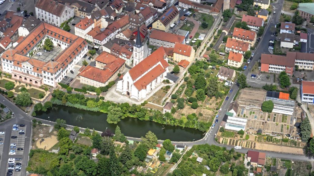 Fränkische Saale Radweg am Startort Hammelburg aus der Luft