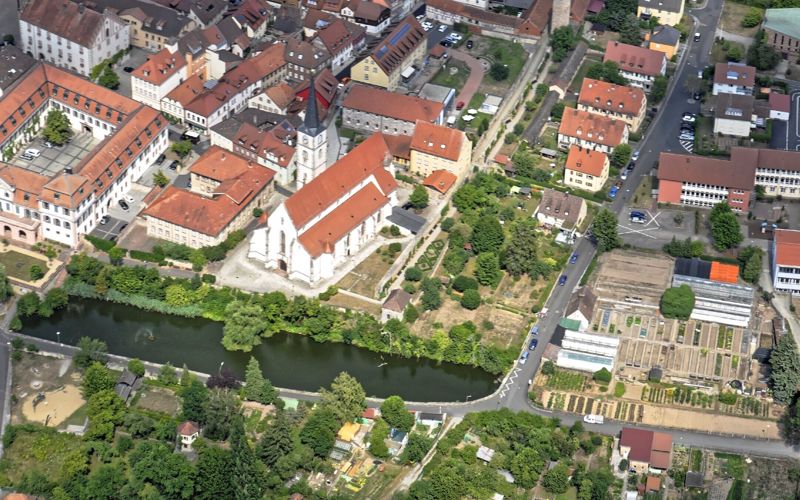 Fränkische Saale Radweg am Startort Hammelburg aus der Luft