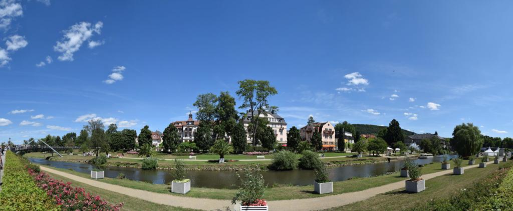 Kissinger Runde mit Blick über die Fränkische Saale in Bad Kissingen