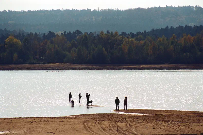 Sandstrand auf der Badehalbinsel Absberg am Kleinen Brombachsee