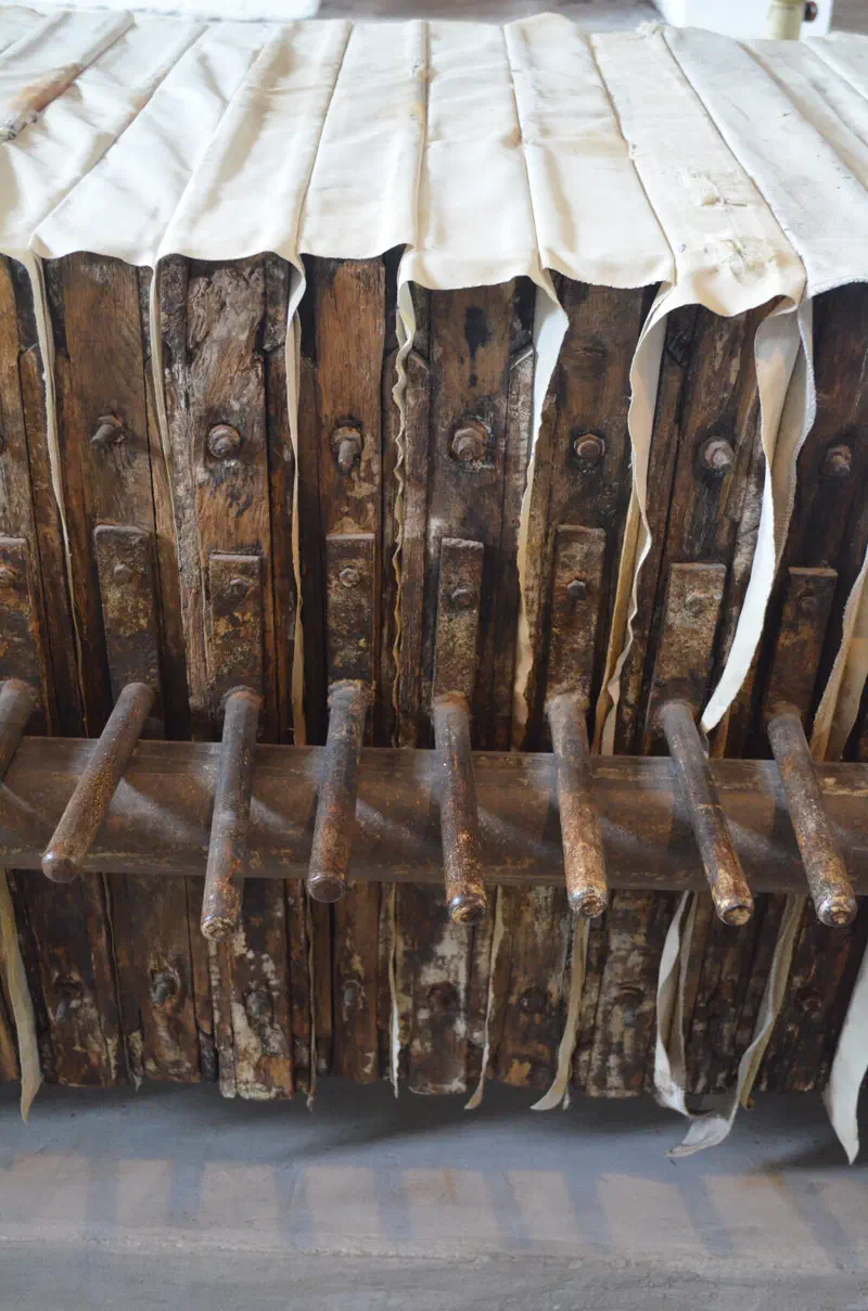 Historische Holzkammerfilterpresse im Porzellanikon Selb