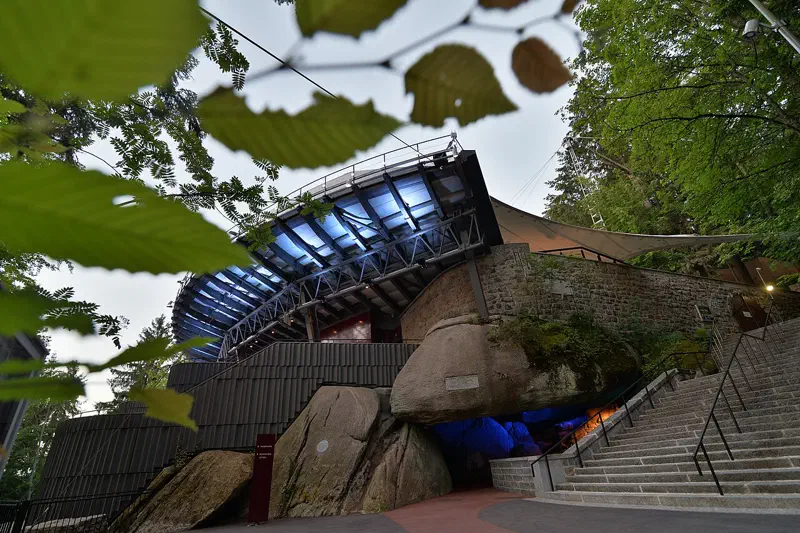 Eingang der Luisenburg-Festspiele in Wunsiedel