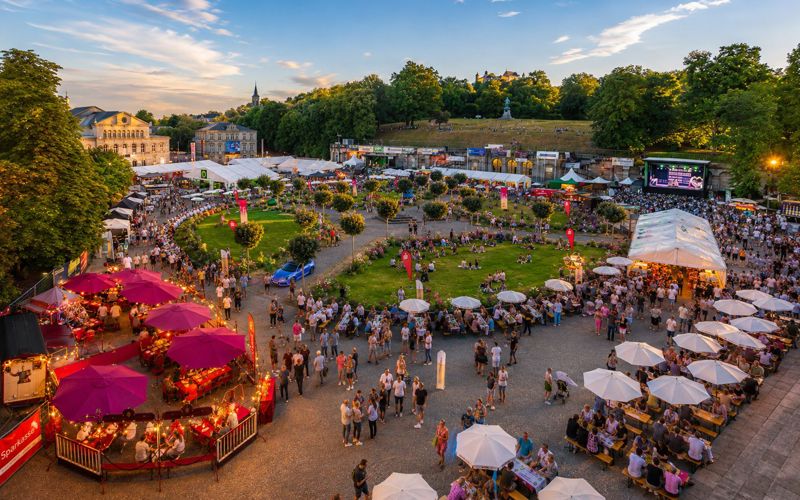 Sommerliches Schlossplatzfest in Coburg als Veranstaltungstipp für Franken vom 17. bis 19. Juli 2026