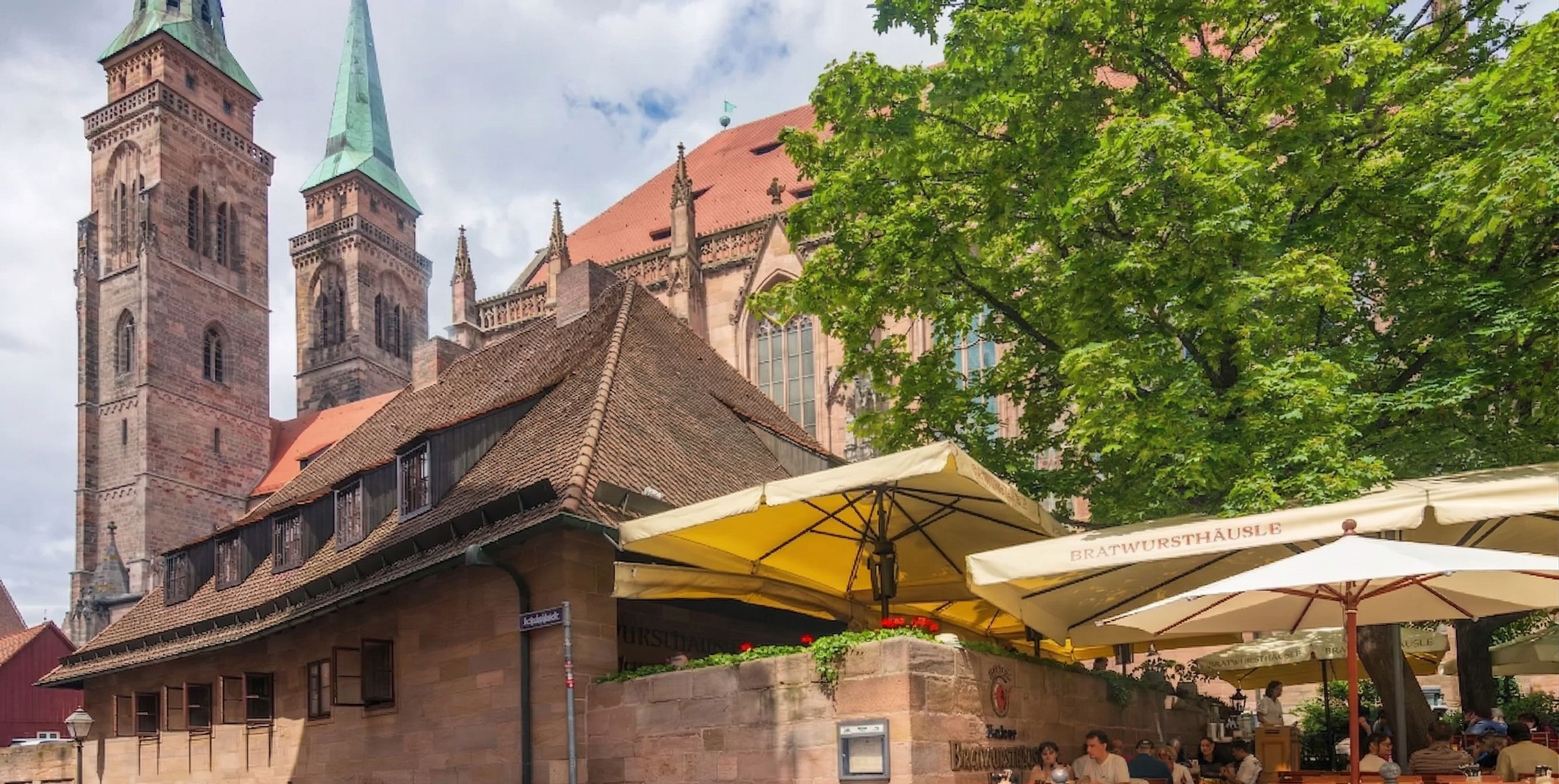 Bratwursthäusle bei St. Sebald, Fränkisch — Bratwurstlokal