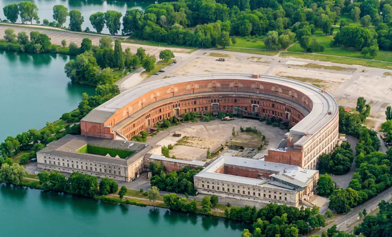 Dokumentationszentrum am Reichsparteitagsgelände Nürnberg, modernes Ausstellungsgebäude