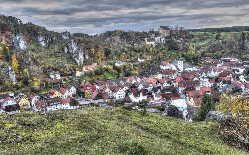 Pottenstein Sehenswürdigkeiten mit Altstadt, Burg und Felsen