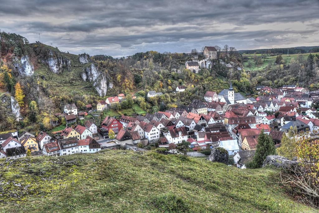 Pottenstein Sehenswürdigkeiten mit Altstadt, Burg und Felsen