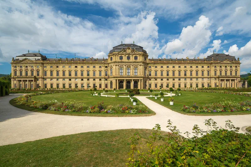 Die Residenz Würzburg mit ihrem Hofgarten