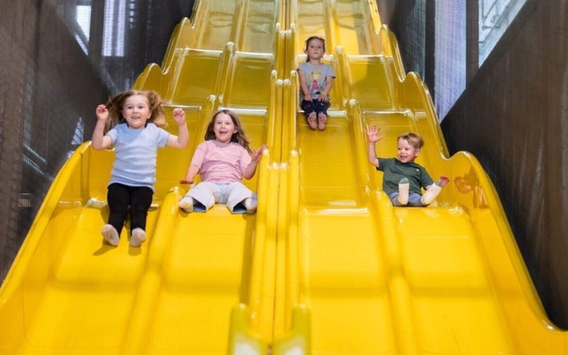 Familienhotels in Franken mit großer Indoor-Spielwelt für Kinder