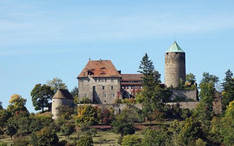 Burg Colmberg mit Hotel über der mittelfränkischen Landschaft