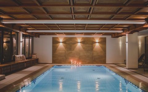 Innenpool im Spa von Kunzmann's Hotel in Bad Bocklet