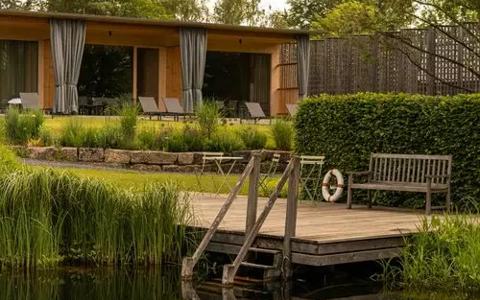 Hotel Sturm mit Garten und Naturschwimmteich für Paare in der Rhön