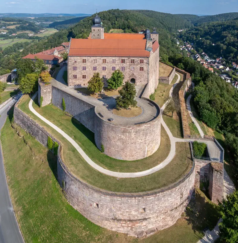 Plassenburg auf dem Berg über Kulmbach