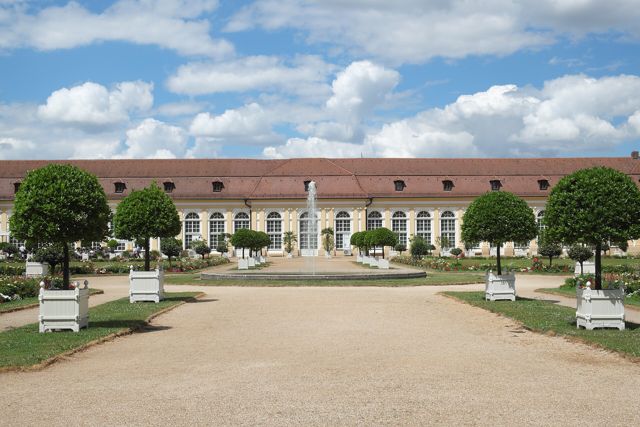 Orangerie und Gartenachse im Ansbacher Hofgarten