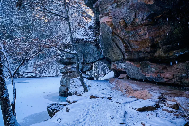 Schwarzachklamm im Winter mit Eiszapfen